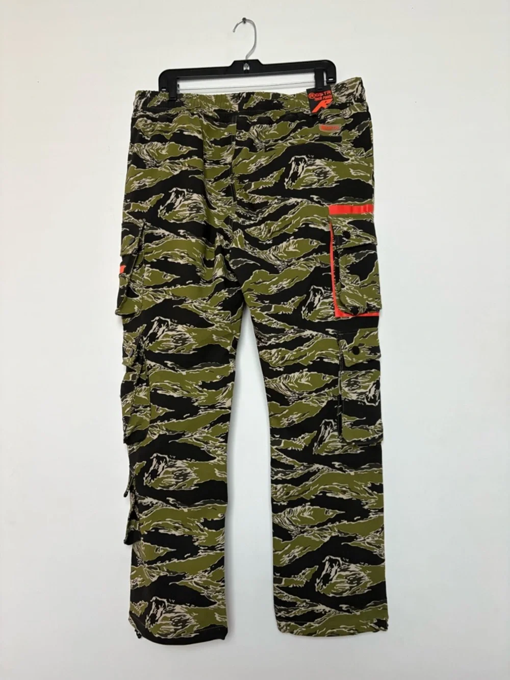 NWT RGSTR Tech Cargo Pants Tiger Camo Prints Men’s XL Streetwear Pockets - Picture 2 of 14